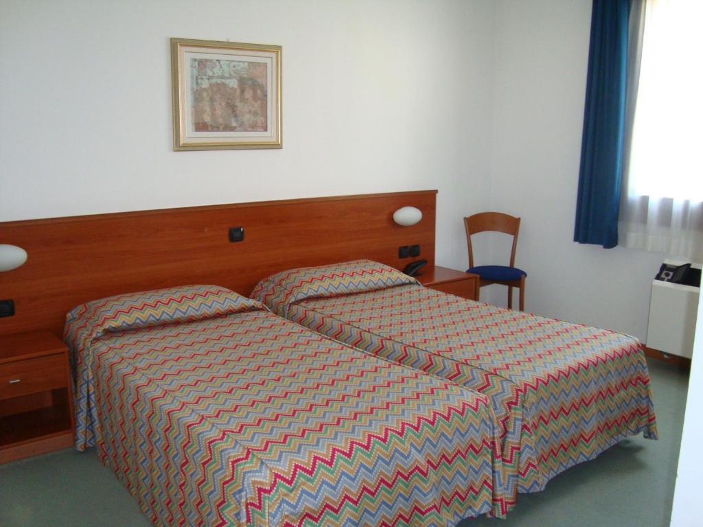 Hotel Naonis Cordenons Quarto foto